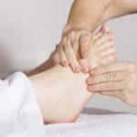 le massage de confort des pieds